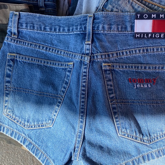 Vintage Tommy Hilfiger jean shorts - Picture 4 of 4